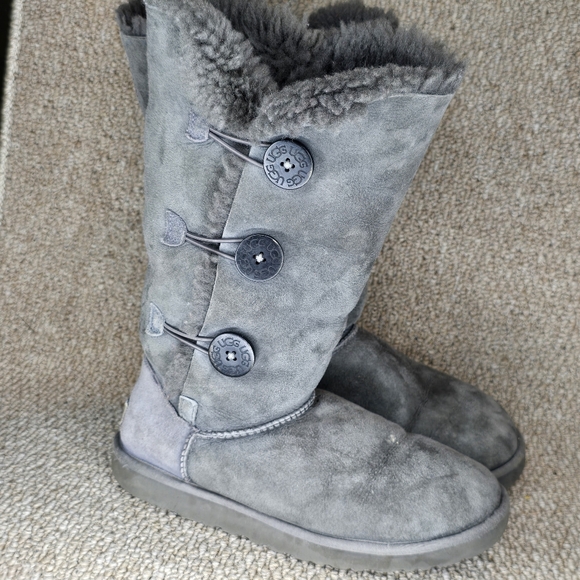 UGG Shoes - Ugg Triple Bailey Buttom Grey Boots Size 8